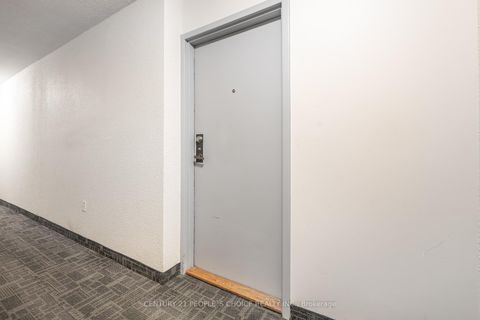 Photo 11 at 910 - 40 Panorama Court, Jamestown, Toronto