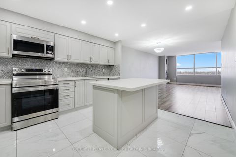 Photo 13 at 910 - 40 Panorama Court, Jamestown, Toronto