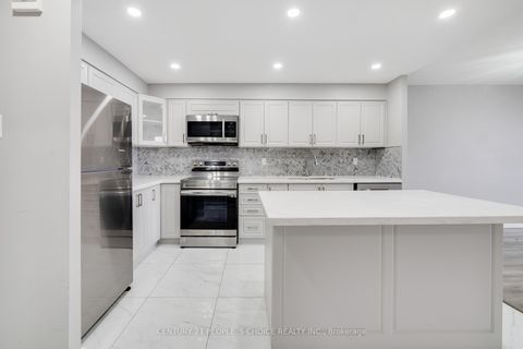 Photo 14 at 910 - 40 Panorama Court, Jamestown, Toronto