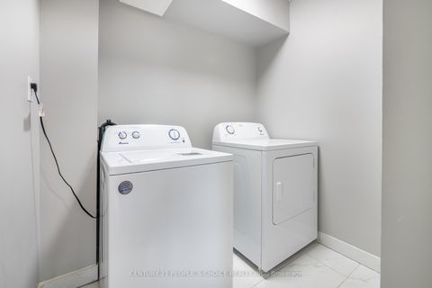 Photo 40 at 910 - 40 Panorama Court, Jamestown, Toronto