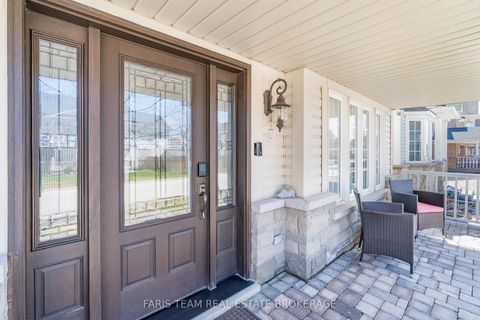 Photo 4 at 43 Maple Crown Terrace, Shore, Barrie