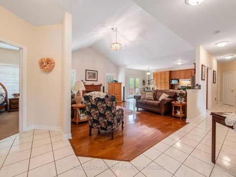Photo 4 at 85 Ferncroft Drive, Historic Lakeshore Communities, Georgina