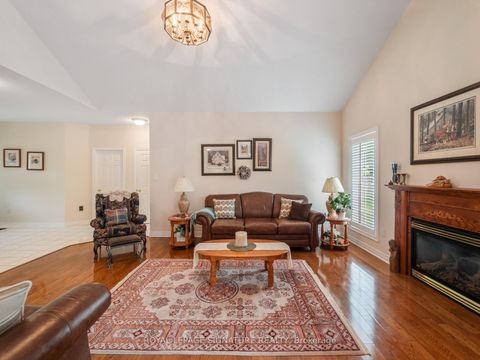 Photo 7 at 85 Ferncroft Drive, Historic Lakeshore Communities, Georgina