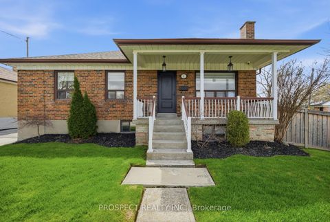 Photo 4 at 1 Bayford Avenue, CFB, Toronto