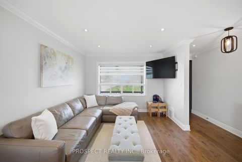 Photo 7 at 1 Bayford Avenue, CFB, Toronto