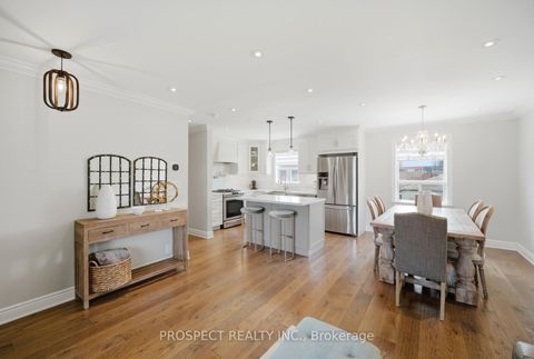 Photo 8 at 1 Bayford Avenue, CFB, Toronto