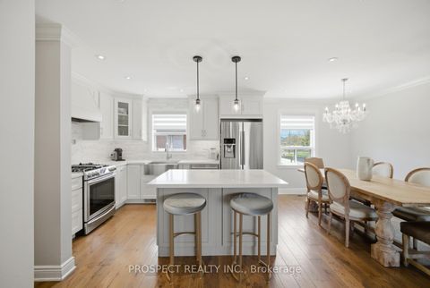 Photo 10 at 1 Bayford Avenue, CFB, Toronto