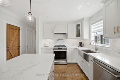 Photo 12 at 1 Bayford Avenue, CFB, Toronto