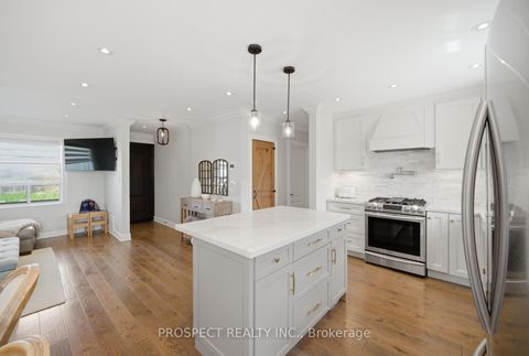 Photo 13 at 1 Bayford Avenue, CFB, Toronto