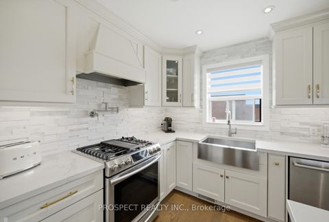 Photo 14 at 1 Bayford Avenue, CFB, Toronto