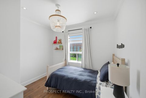 Photo 23 at 1 Bayford Avenue, CFB, Toronto