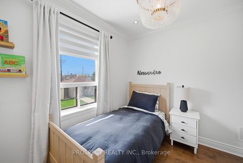 Photo 24 at 1 Bayford Avenue, CFB, Toronto