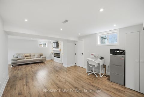 Photo 26 at 1 Bayford Avenue, CFB, Toronto