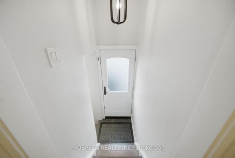 Photo 34 at 1 Bayford Avenue, CFB, Toronto