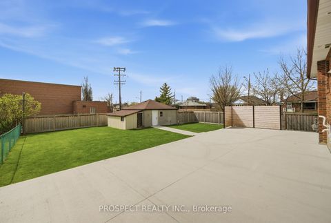 Photo 36 at 1 Bayford Avenue, CFB, Toronto