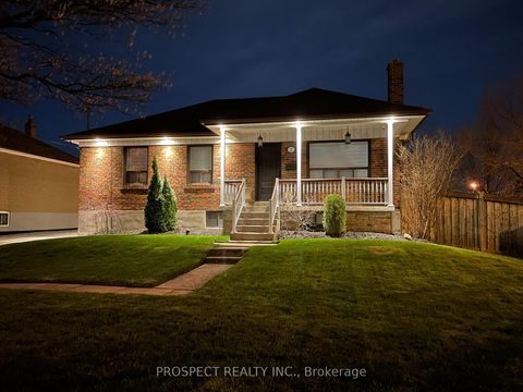 Photo 42 at 1 Bayford Avenue, CFB, Toronto