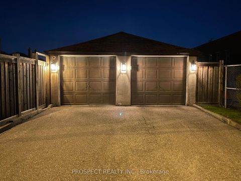 Photo 46 at 1 Bayford Avenue, CFB, Toronto