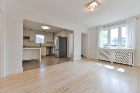 Photo 6 at 27 Bexhill Avenue, Birchmount, Toronto