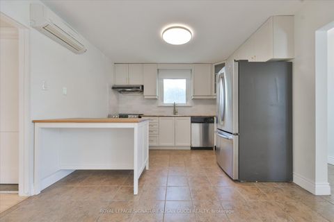 Photo 8 at 27 Bexhill Avenue, Birchmount, Toronto
