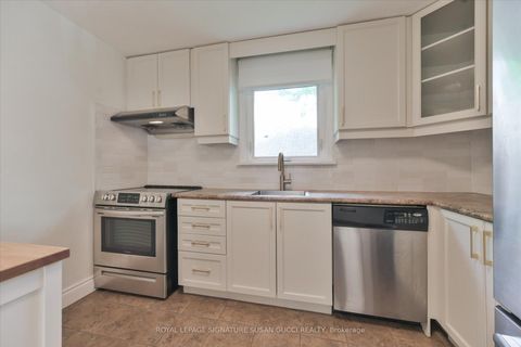 Photo 9 at 27 Bexhill Avenue, Birchmount, Toronto