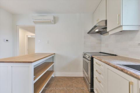 Photo 10 at 27 Bexhill Avenue, Birchmount, Toronto