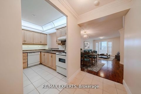 Photo 5 at 527 - 138 Bonis Avenue, Sullivan, Toronto