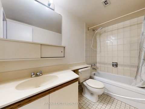 Photo 13 at 406 - 188 Spadina Avenue, Chinatown, Toronto