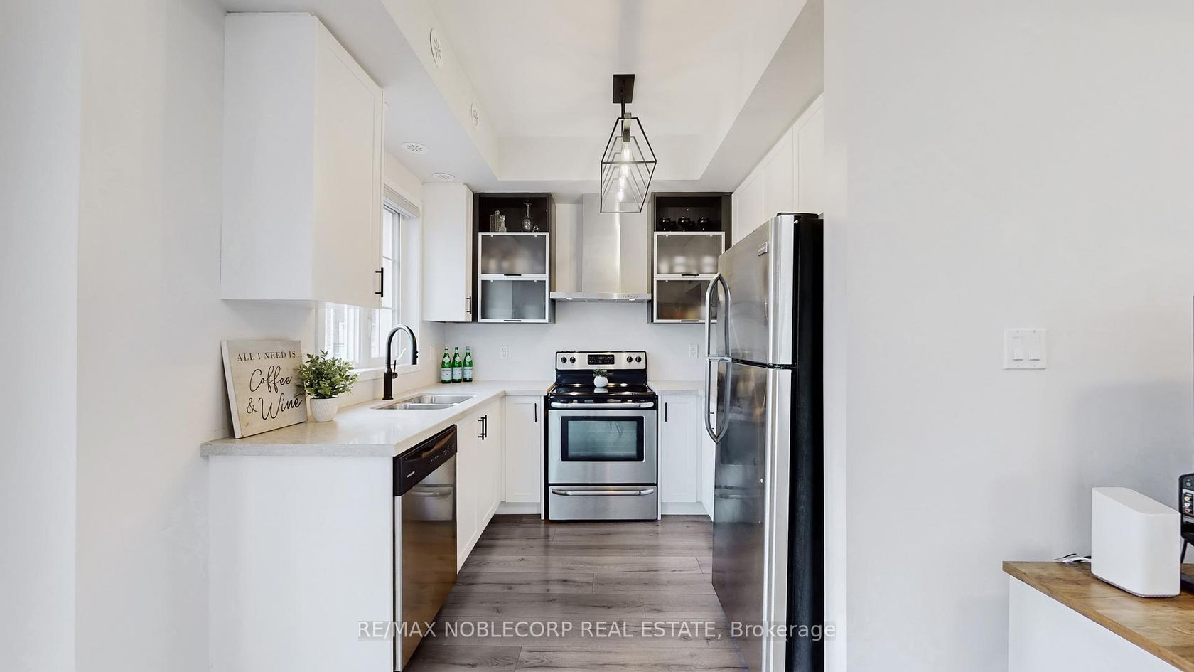 E08 - 26 Bruce Street, East Woodbridge, Vaughan photo 4