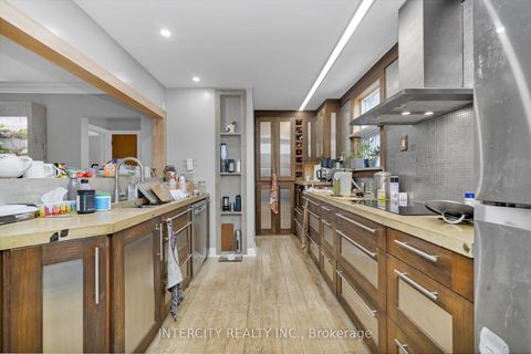Photo 4 at 104 Allingham Gardens, Clanton Park, Toronto