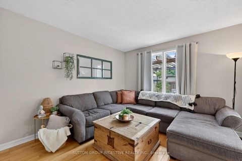 Photo 10 at 8 Patton Road, Painswick North, Barrie