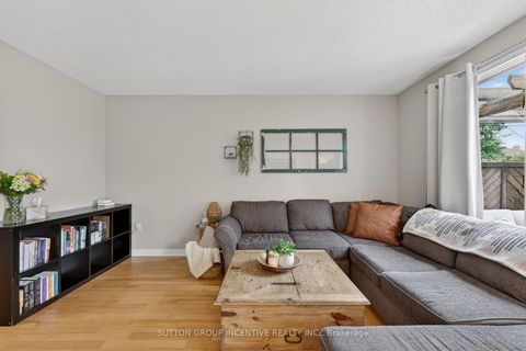 Photo 11 at 8 Patton Road, Painswick North, Barrie