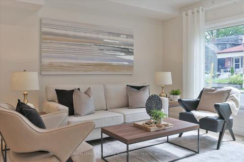Photo 3 at 99 Chisholm Avenue, Lumsden, Toronto