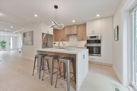 Photo 11 at 99 Chisholm Avenue, Lumsden, Toronto