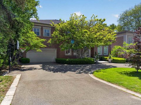Photo 1 at 3 Vernham Court, Windfields, Toronto