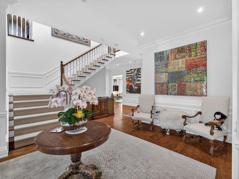 Photo 2 at 3 Vernham Court, Windfields, Toronto