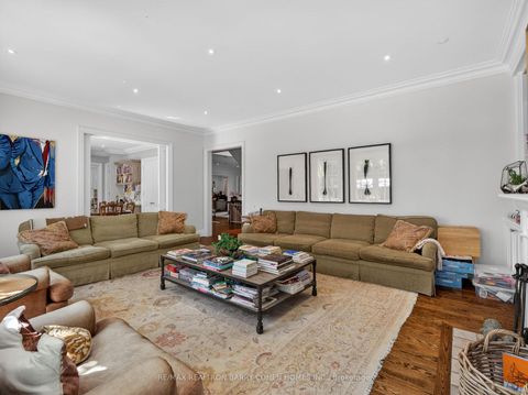 Photo 13 at 3 Vernham Court, Windfields, Toronto