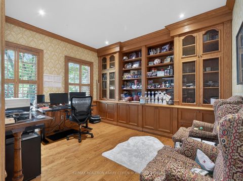 Photo 14 at 3 Vernham Court, Windfields, Toronto