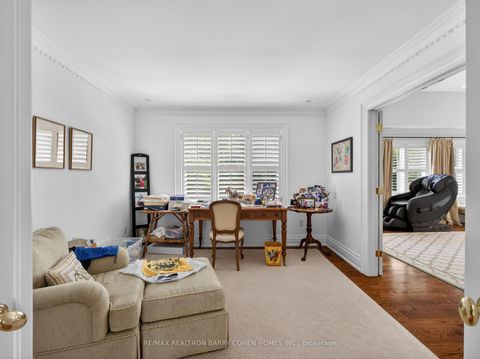 Photo 18 at 3 Vernham Court, Windfields, Toronto