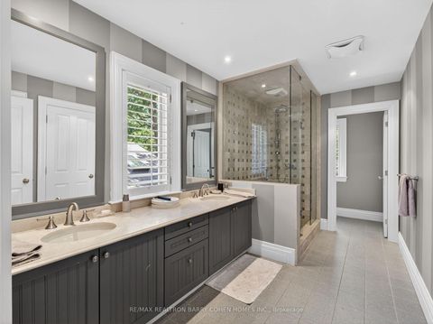Photo 24 at 3 Vernham Court, Windfields, Toronto