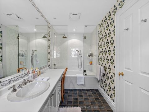 Photo 29 at 3 Vernham Court, Windfields, Toronto