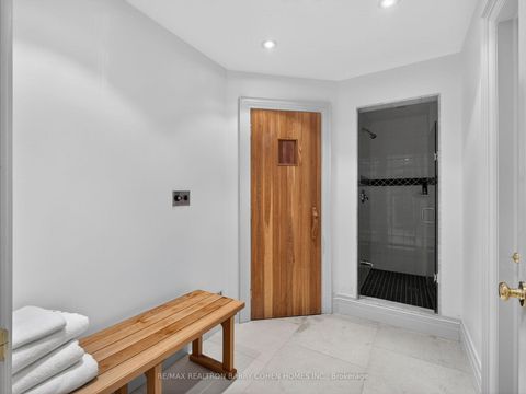 Photo 34 at 3 Vernham Court, Windfields, Toronto