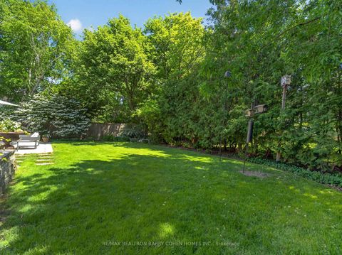 Photo 42 at 3 Vernham Court, Windfields, Toronto