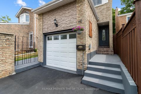 Photo 2 at 93 Sudbury Hall Drive, Rouge E11, Toronto