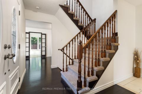 Photo 6 at 93 Sudbury Hall Drive, Rouge E11, Toronto