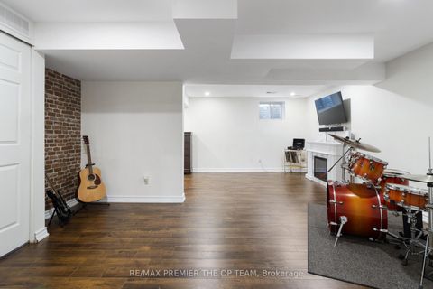 Photo 24 at 93 Sudbury Hall Drive, Rouge E11, Toronto