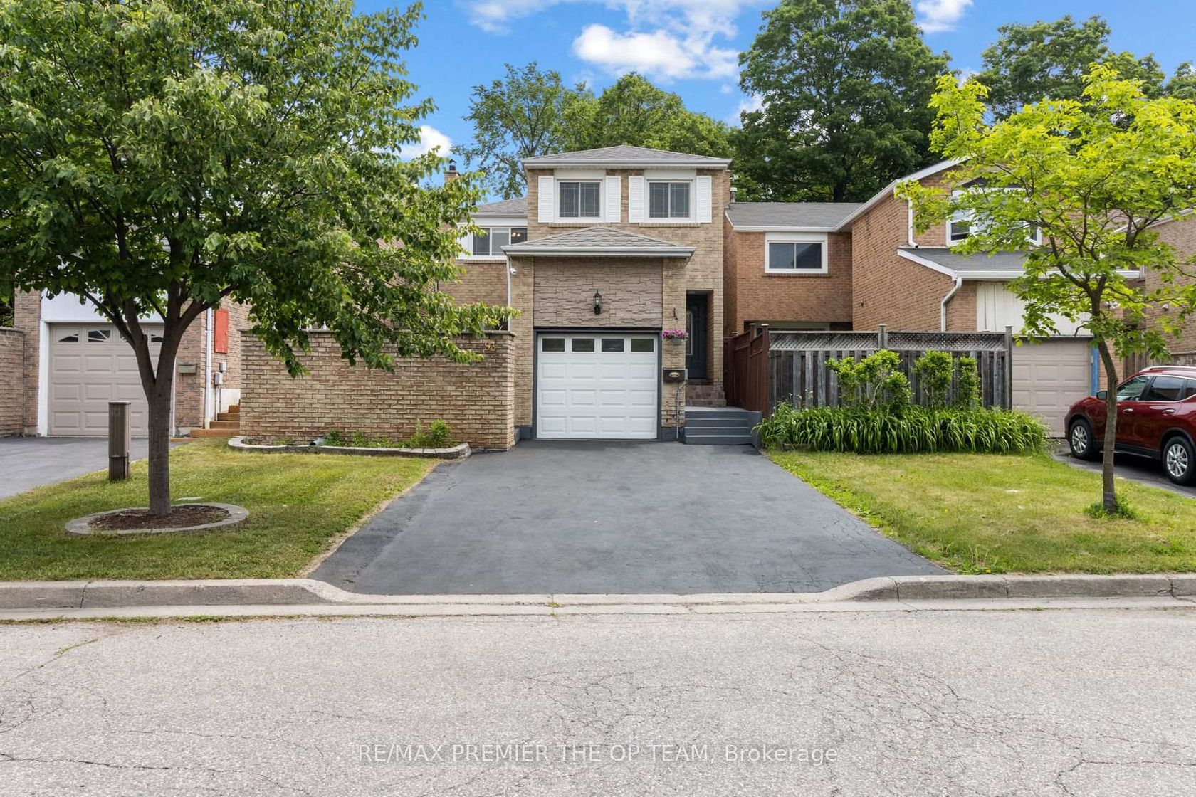 93 Sudbury Hall Drive, Rouge E11, Toronto photo 9