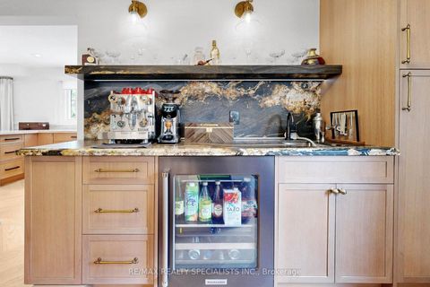 Photo 12 at 39 B Newington Crescent, West Deane, Toronto