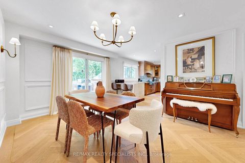 Photo 21 at 39 B Newington Crescent, West Deane, Toronto