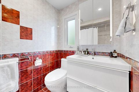 Photo 27 at 39 B Newington Crescent, West Deane, Toronto