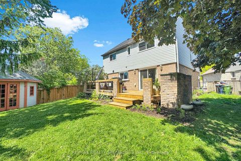 Photo 47 at 39 B Newington Crescent, West Deane, Toronto